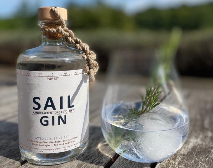 Purest Sail Gin Tonic